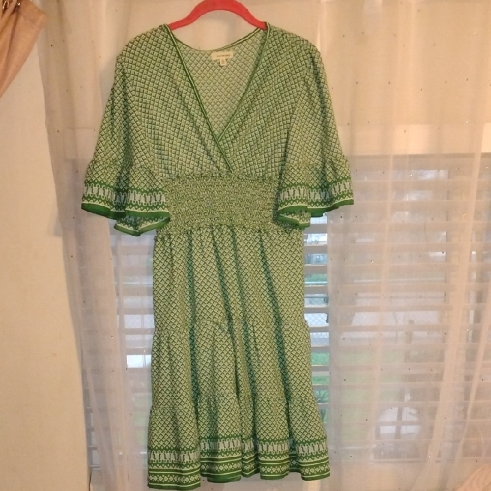 Max Studio Green Patterned V-Neck Midi Dress, Size: S